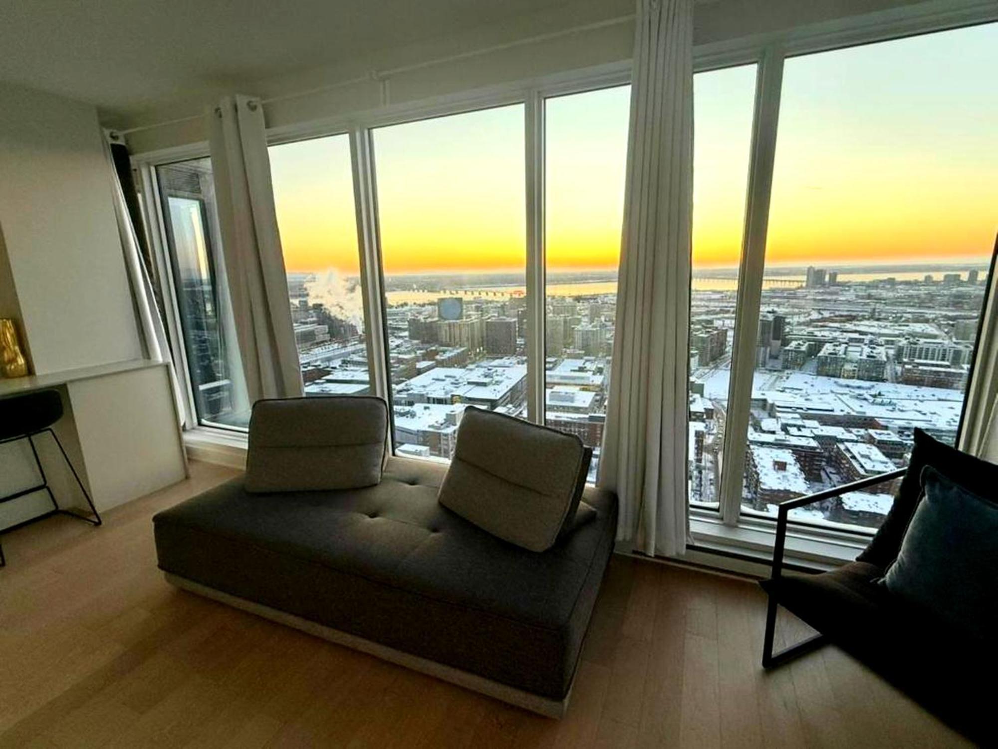 Spectacular Skyline Views - Downtown Montreal - Luxury Condo & Penthouse Exterior photo